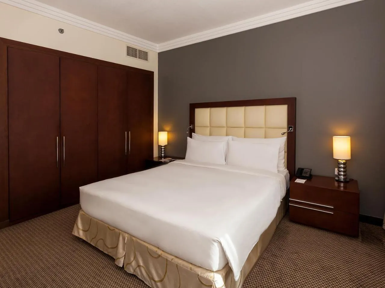 Flora Park Deluxe Hotel Apartments Dubai